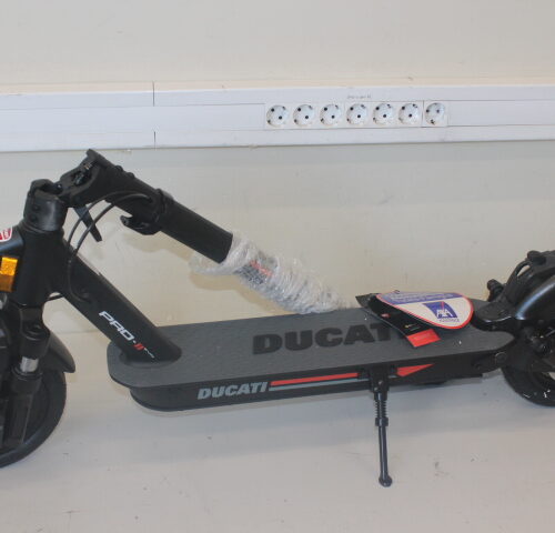 SALE OUT.  | Ducati branded | Electric Scooter PRO-II EVO | 350 W | 6-25 km/h | 10 " | 6 month(s) | Black | USED, REFURBISHED, SCRATCHED
