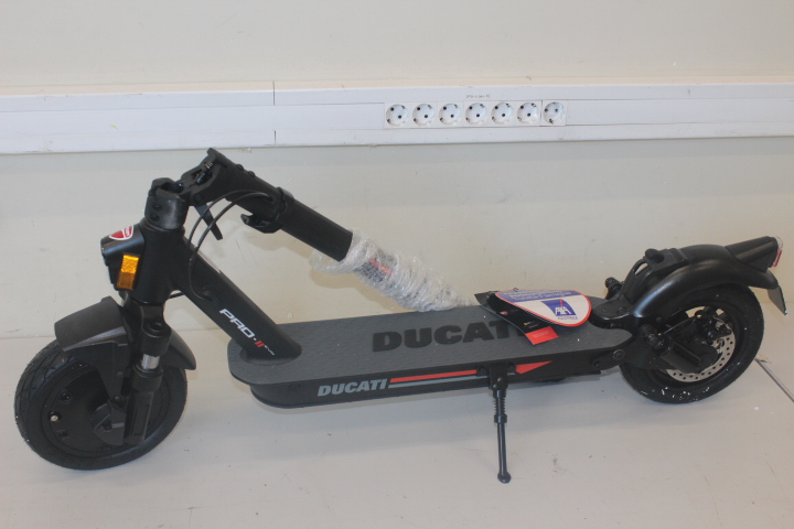 SALE OUT.  | Ducati branded | Electric Scooter PRO-II EVO | 350 W | 6-25 km/h | 10 " | 6 month(s) | Black | USED, REFURBISHED, SCRATCHED