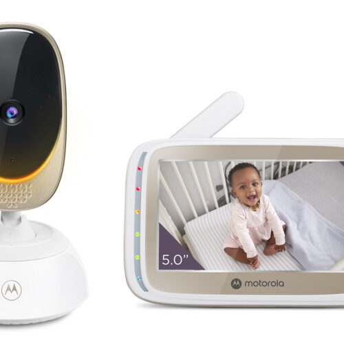 Motorola | Wi-Fi Video Baby Monitor with Mood Light | VM85 CONNECT 5.0" | 5" TFT color display with 480 x 272 resolution; Lullabies; Two-way talk; Room temperature monitoring; Infrared night vision; LED sound level indicator; Wi-Fi connectivity for on-the-go viewing; 2.4GHz FHSS  wireless technology for in-home viewing; Remote pan scan, digital tilt and zoom; Remote pan scan, digital tilt and zooml; High sensitivity microphone; Secure and private connection; Multi-color mood light | White/Gold