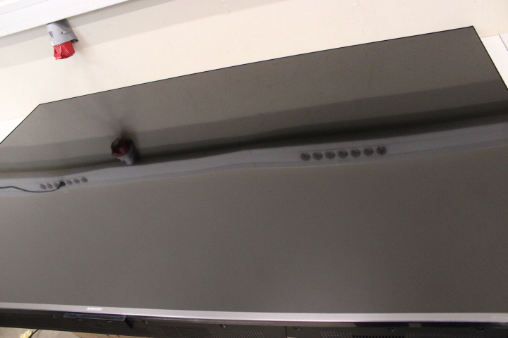 Xiaomi USED, SCRATCHES ON SCREEN, ACTIVATED OS, MISSING: REMOTE, MANUALS AND INNER PACKAGING
