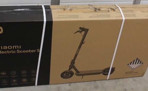 SALE OUT. Xiaomi Electric Scooter 5 EU, 20km/h | Xiaomi Electric Scooter 5 EU | 350 W | 20 km/h | 10 " | 24 month(s) | DAMAGED PACKAGING