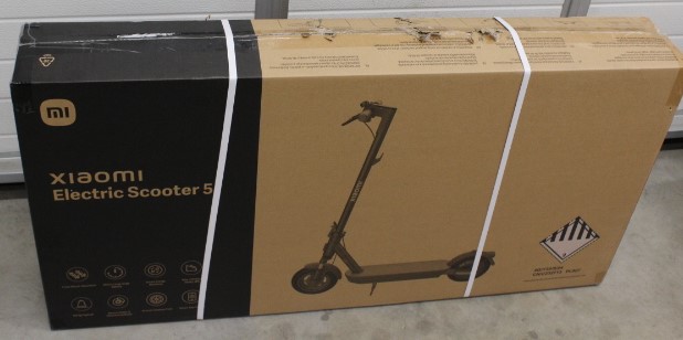 SALE OUT. Xiaomi Electric Scooter 5 EU, 20km/h | Xiaomi Electric Scooter 5 EU | 350 W | 20 km/h | 10 " | 24 month(s) | DAMAGED PACKAGING